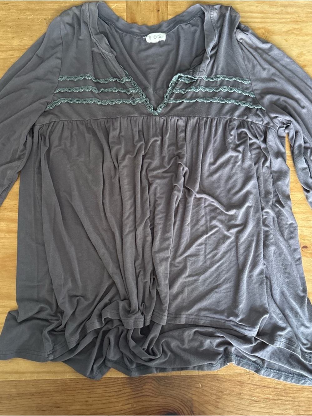 POL Gray V-Neck Long Sleeve Tunic with Braided Trim